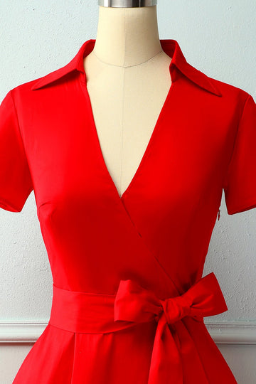 Vestido vermelho com decote em V sólido